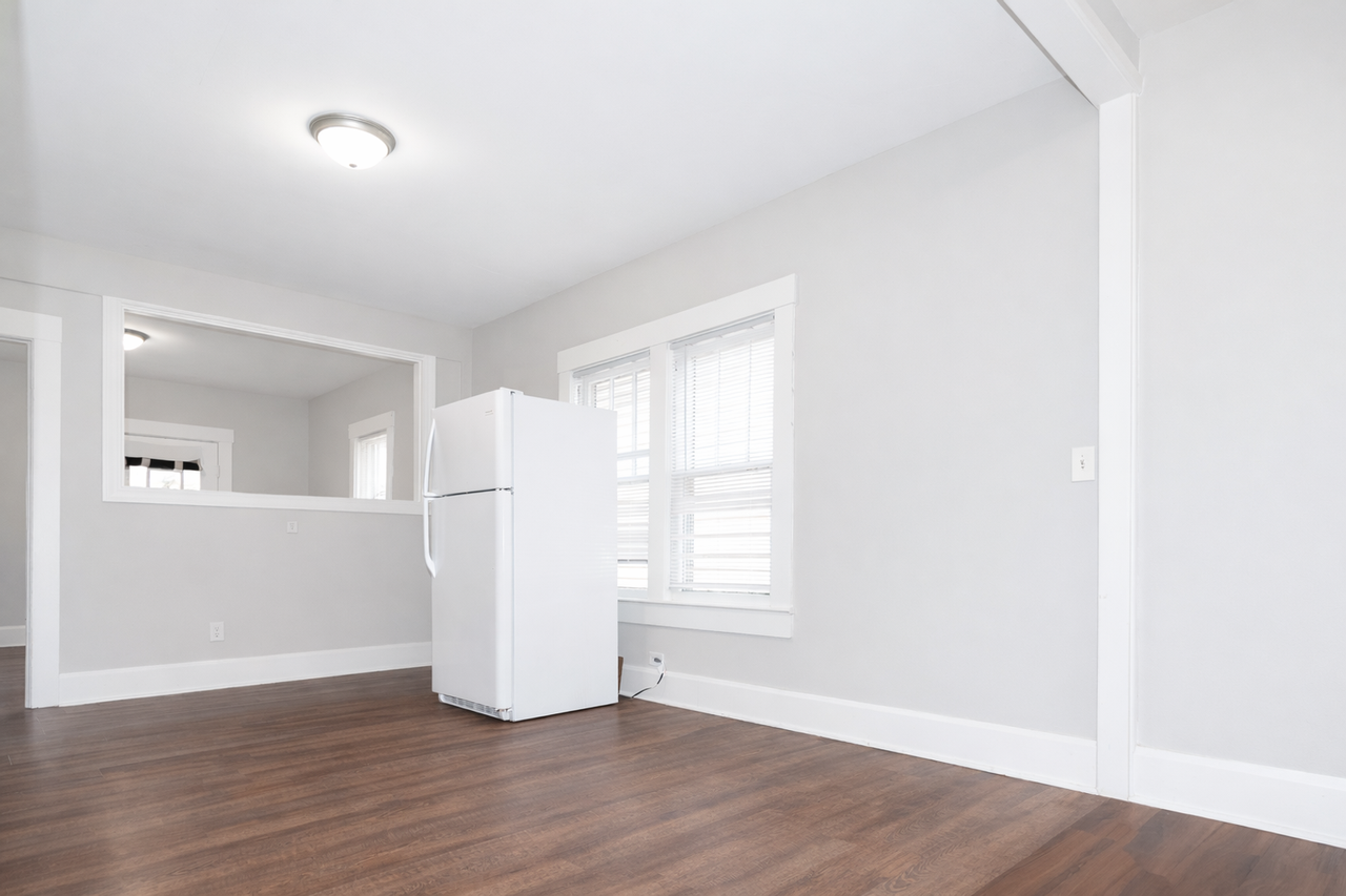 1737 Culbertson Ave - Photo 5 of 16