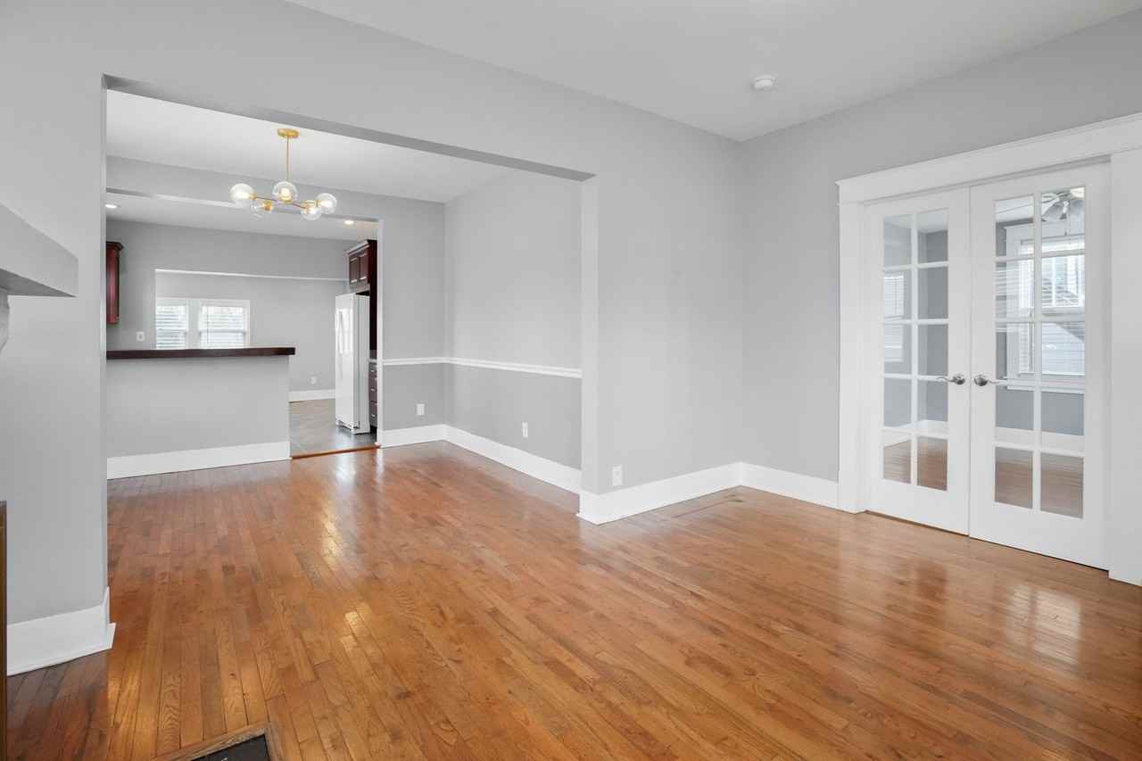 1910 Shelby Ave - Photo 5 of 25