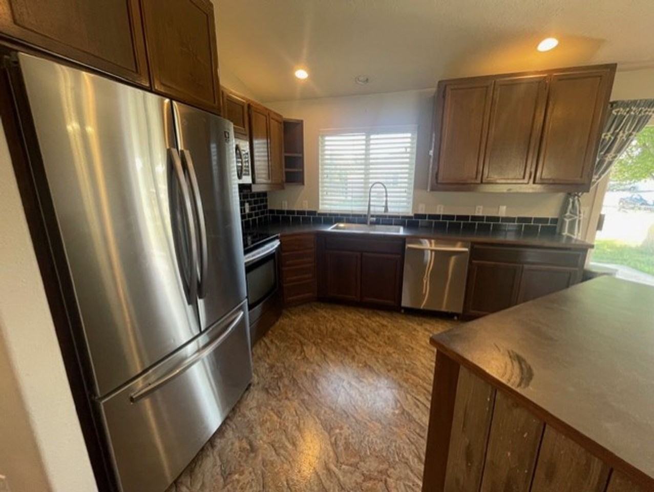 1604 N Lea St - Photo 4 of 25