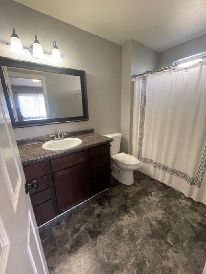 1604 N Lea St - Photo 6 of 25