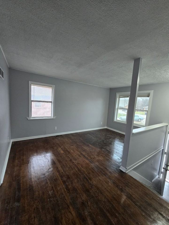 8716 E 7th St - Photo 2 of 17