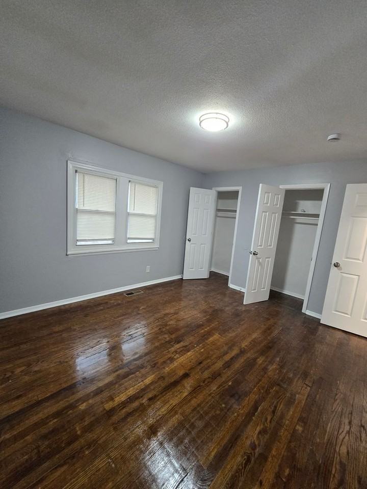 8716 E 7th St - Photo 5 of 17