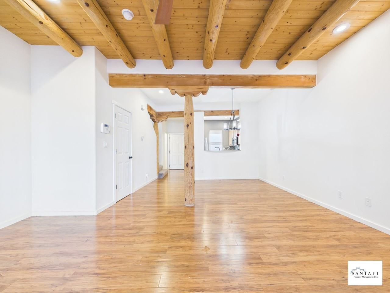 601 W San Mateo Rd #185 - Photo 4 of 26