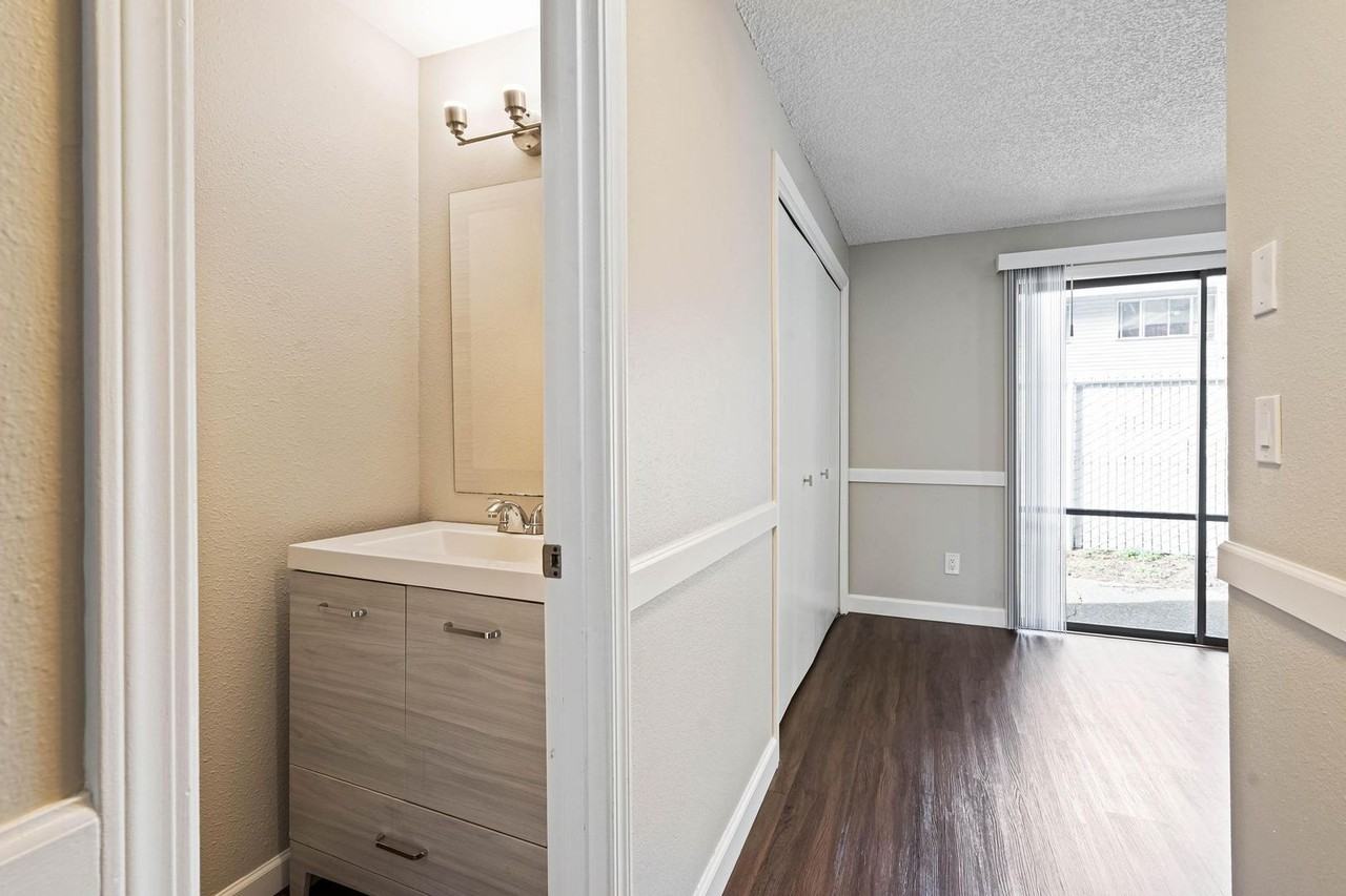 19300 Se River Rd #19300 - Photo 5 of 30