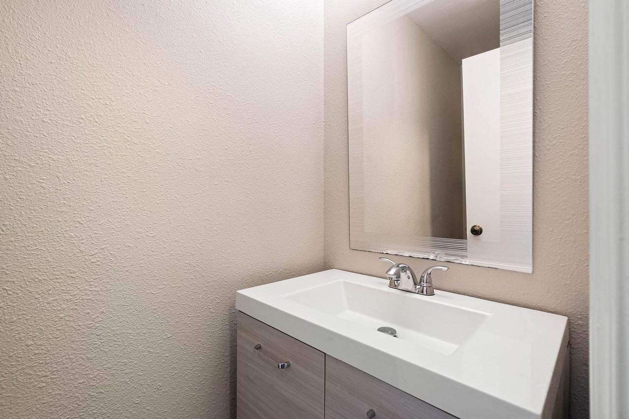 19300 Se River Rd #19300 - Photo 6 of 30