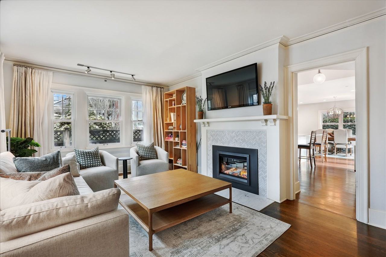 6848 16th Ave Ne - Photo 6 of 28