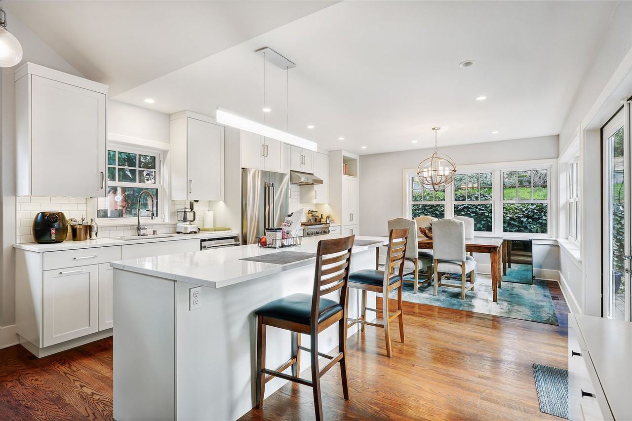 6848 16th Ave Ne - Photo 7 of 28