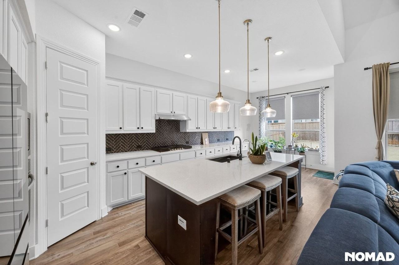 1120 Saddle Ridge Dr - Photo 7 of 33