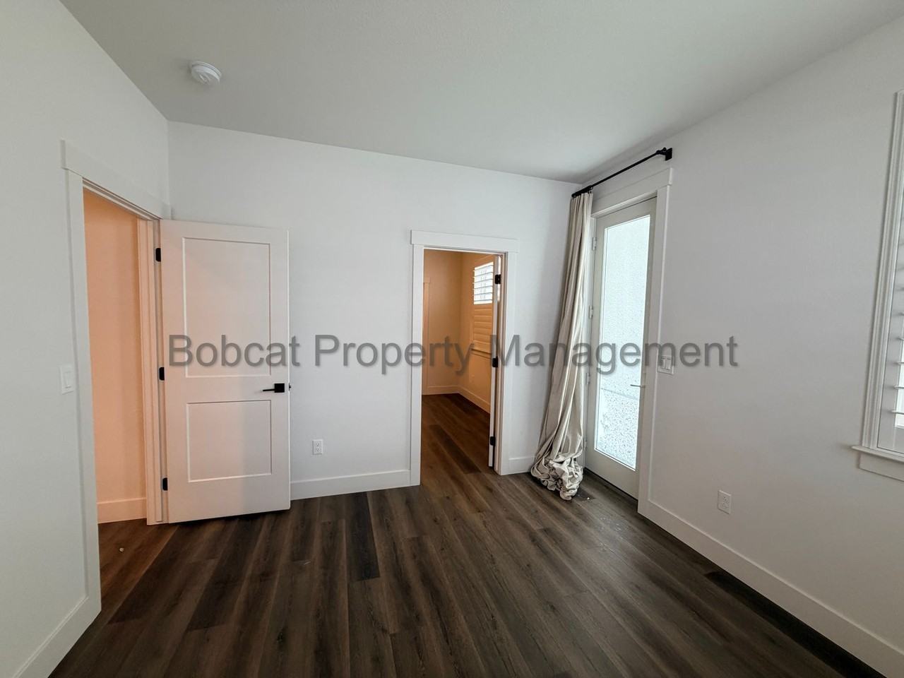 1299 Grove St - Photo 3 of 40