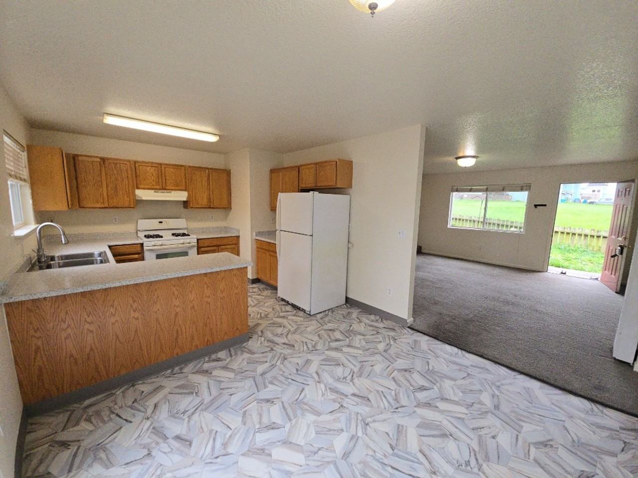 2201 Garland St - Photo 3 of 14