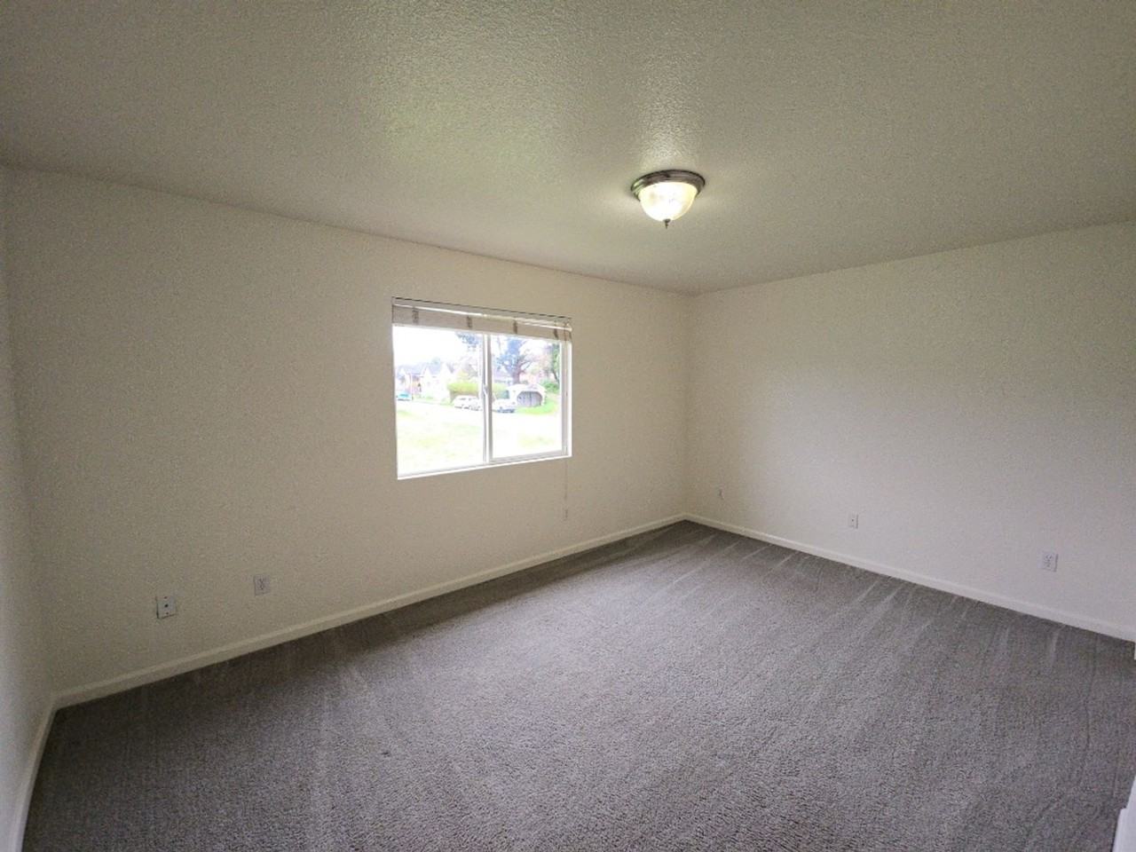 2201 Garland St - Photo 6 of 14