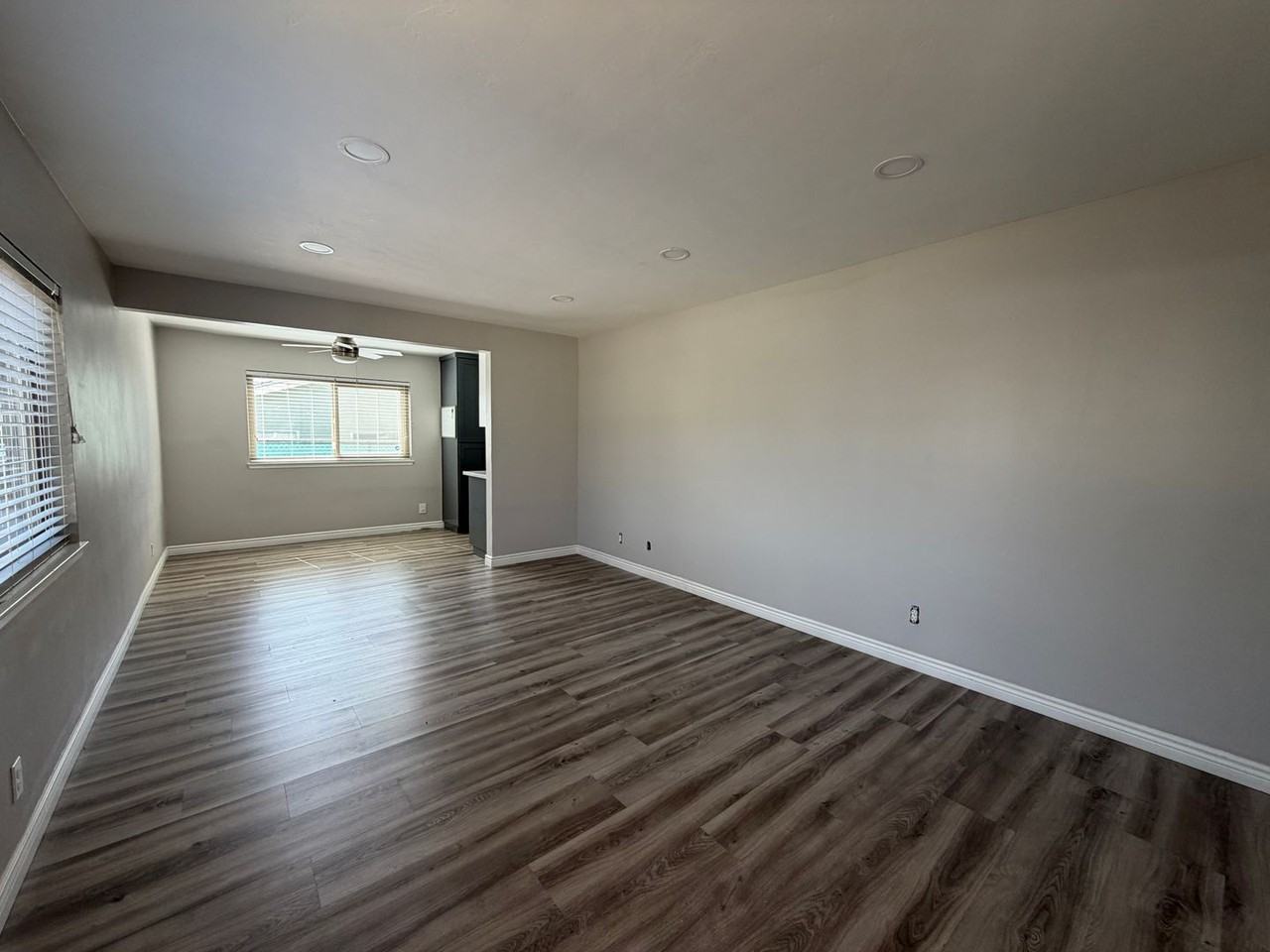 5034 Acacia Ave - Photo 3 of 25