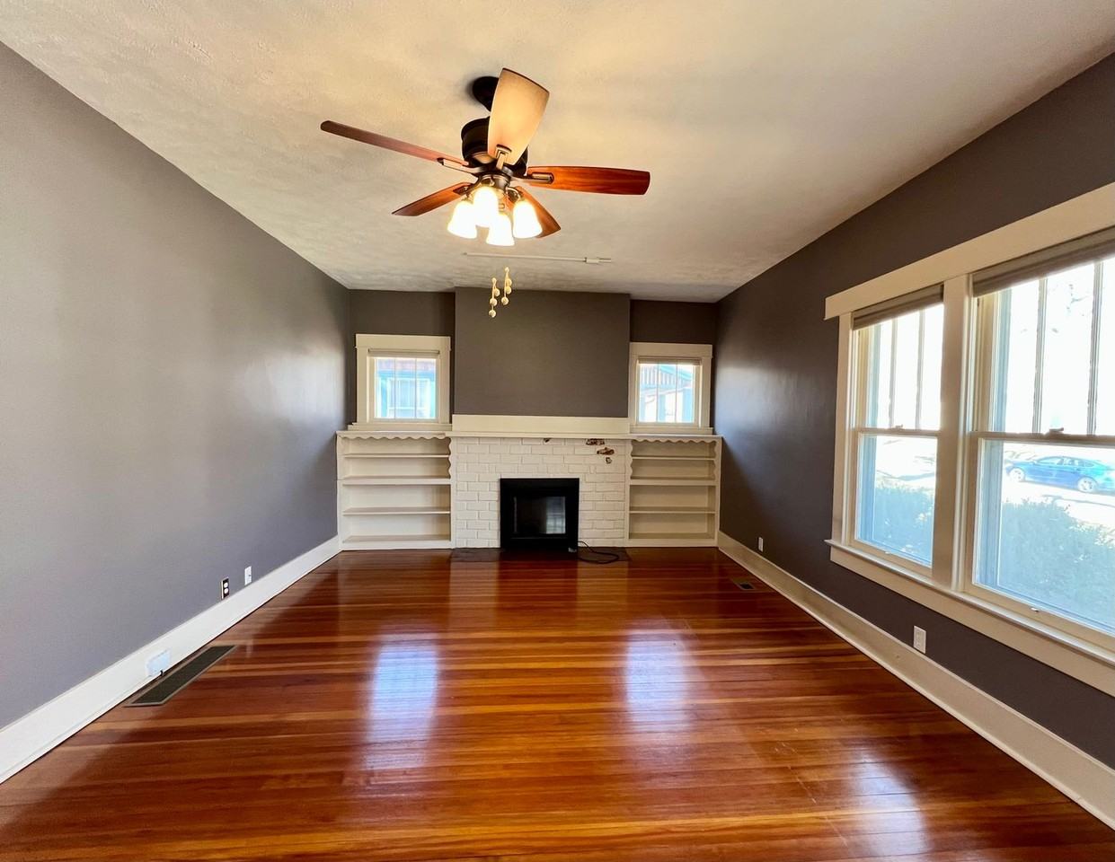 1605 Humboldt St - Photo 3 of 30