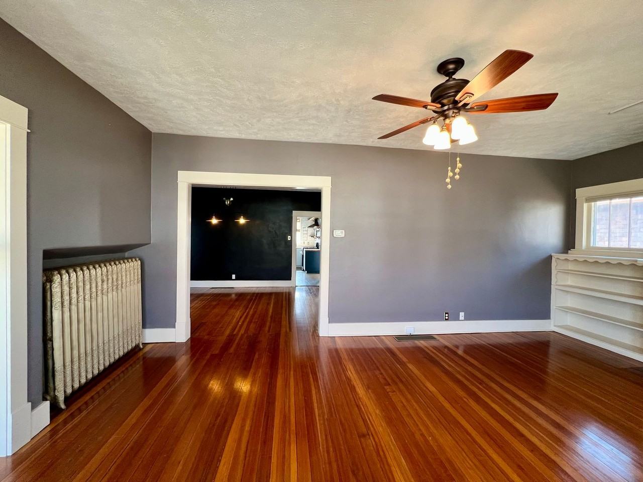 1605 Humboldt St - Photo 6 of 30