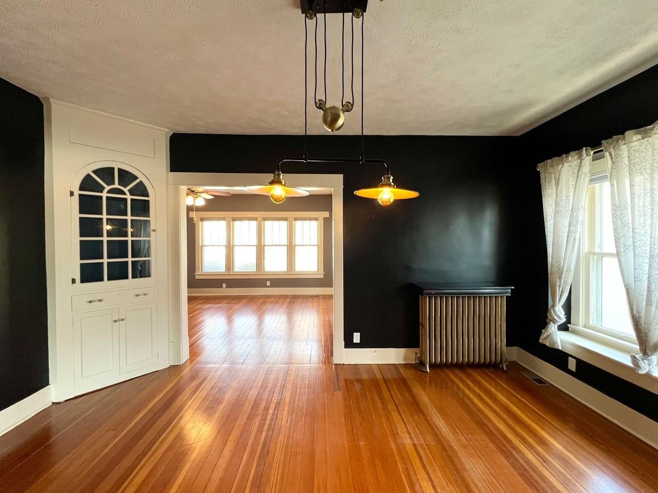 1605 Humboldt St - Photo 7 of 30