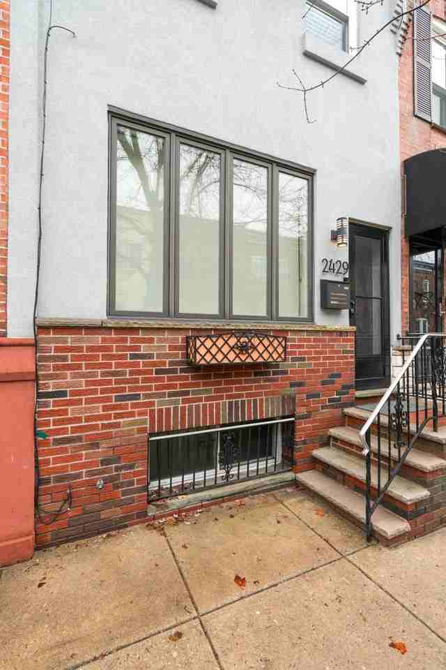 2429 S Garnet St - Photo 2 of 28
