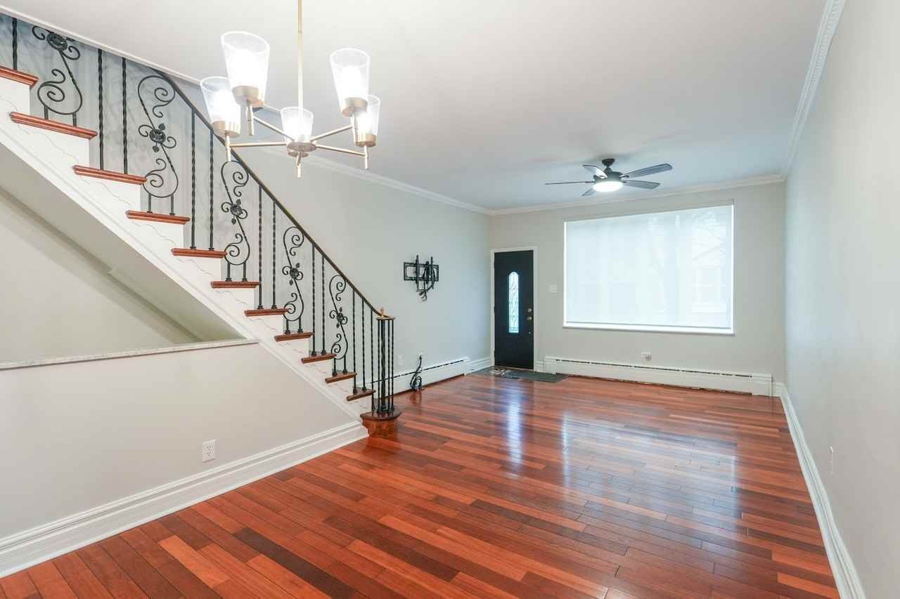 2429 S Garnet St - Photo 3 of 28