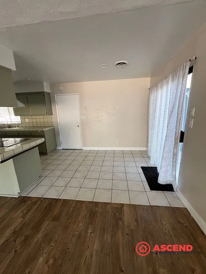 7009 Ranch House Rd - Photo 6 of 14