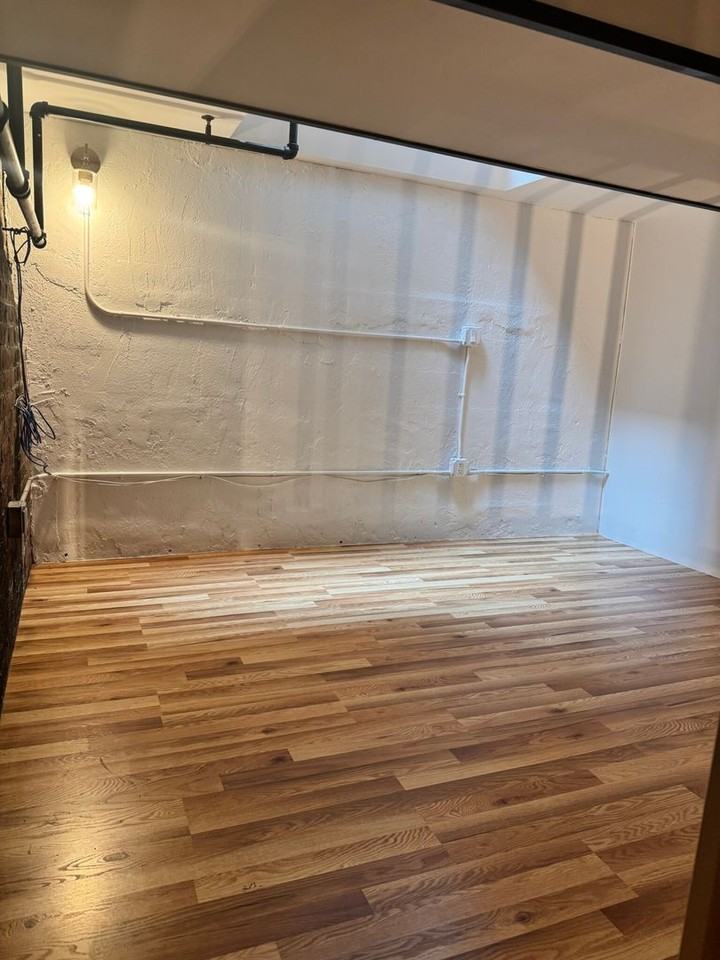 256 Friend St - Photo 2 of 23