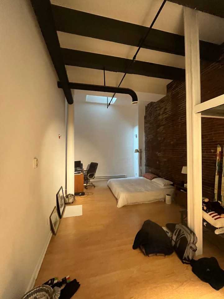 256 Friend St - Photo 4 of 23