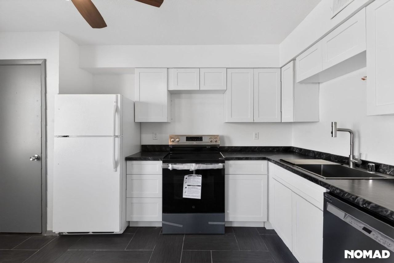 1133 Kentucky St Se - Photo 5 of 23