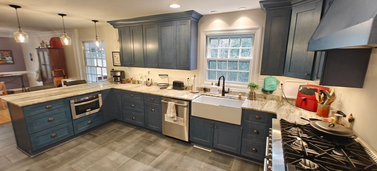 3930 Victoria Ln - Photo 3 of 39