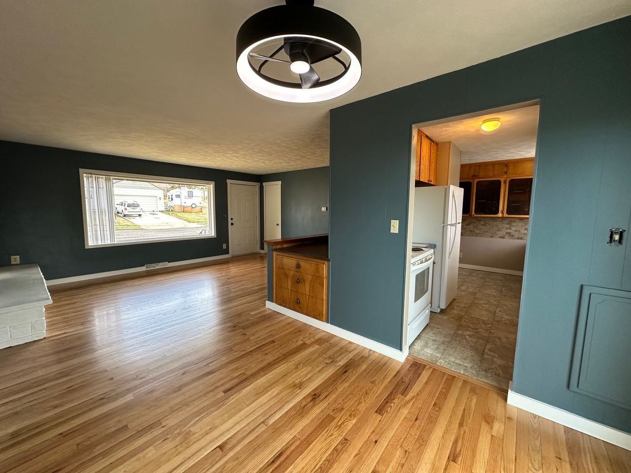 6003 N Sutherlin St - Photo 6 of 35