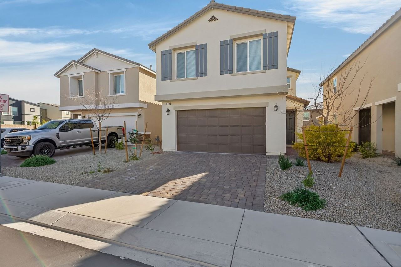 10218 Starlit Canyon Ct - Photo 2 of 32