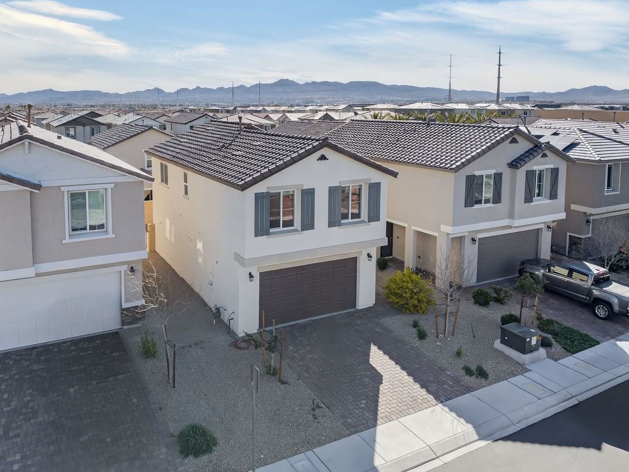 10218 Starlit Canyon Ct - Photo 3 of 32