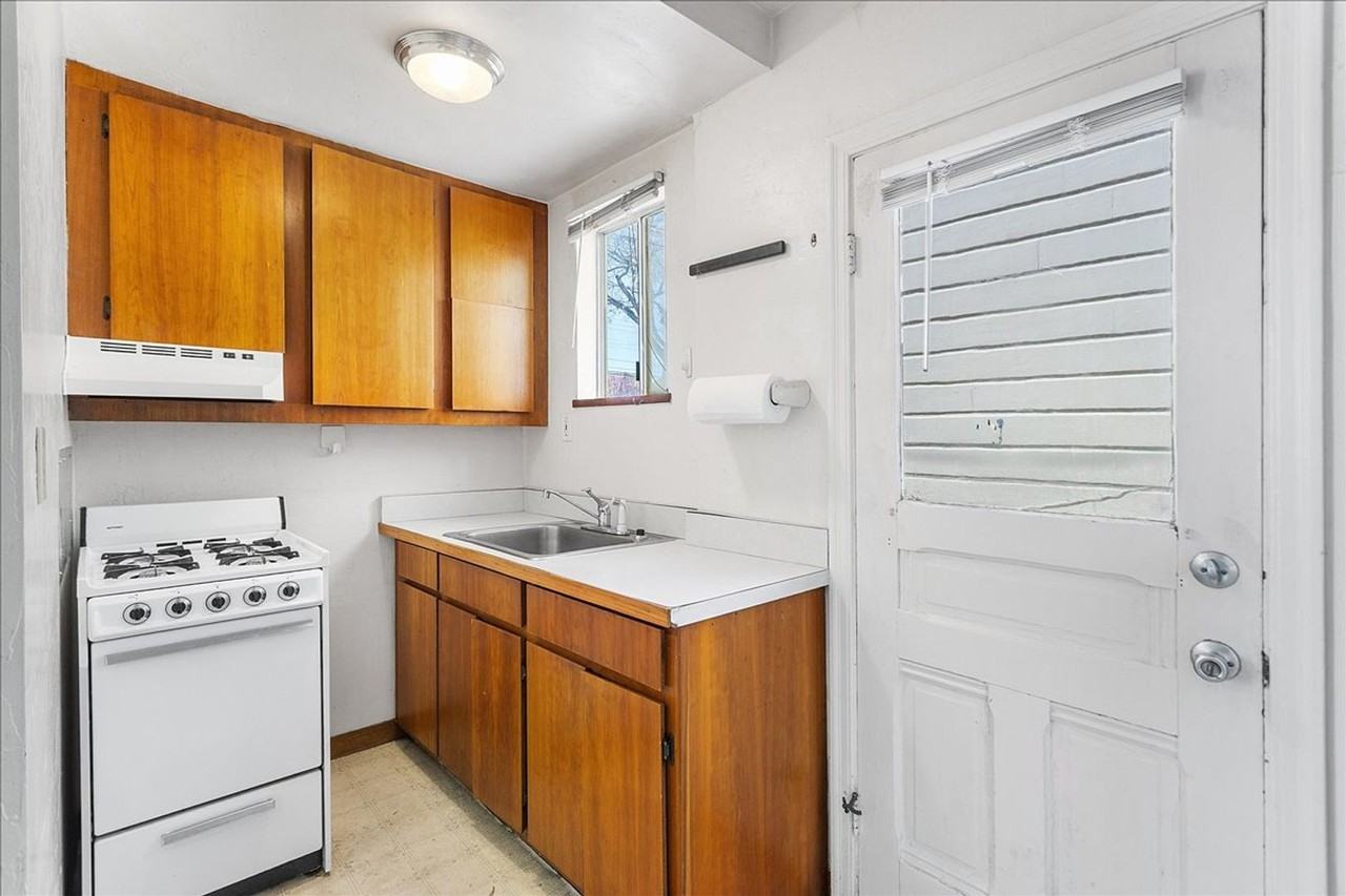 3249 Encinal Ave #B - Photo 5 of 9