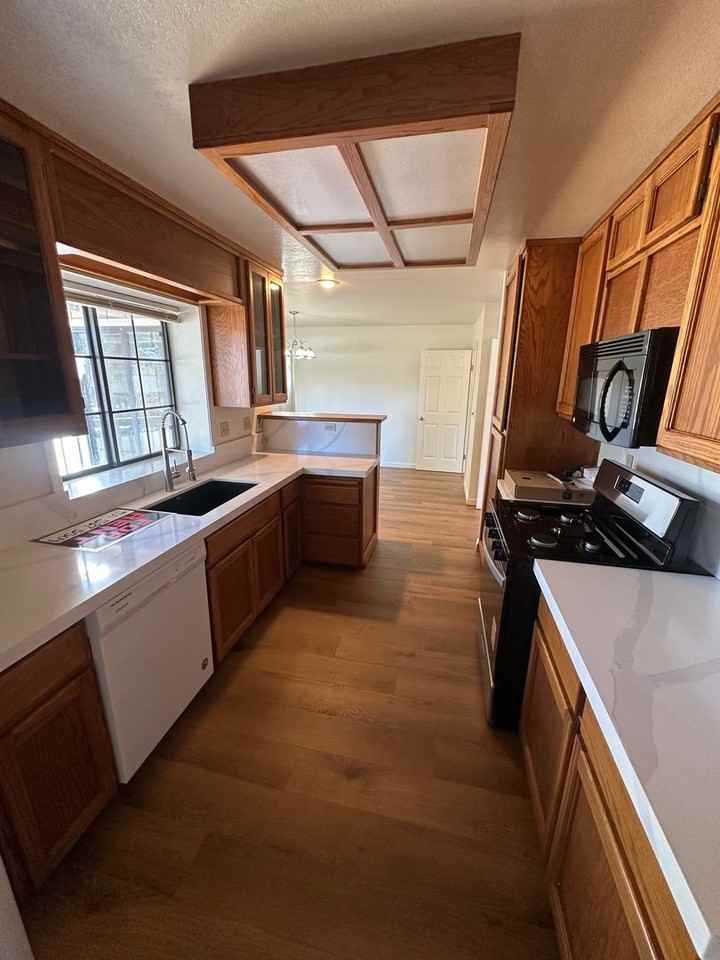 16137 Lance Dr - Photo 4 of 16