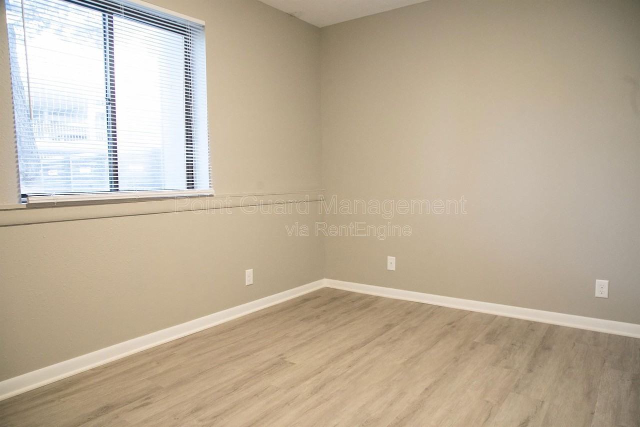 4206 Frances St #10 - Photo 3 of 27