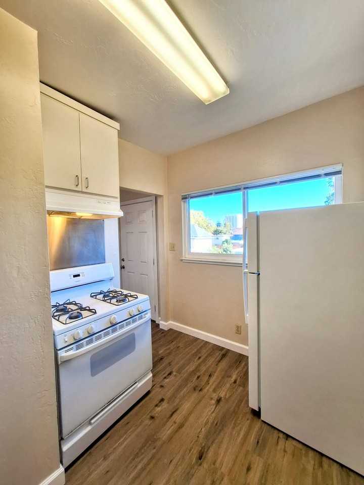 42 S 8th St #9 - Photo 3 of 16