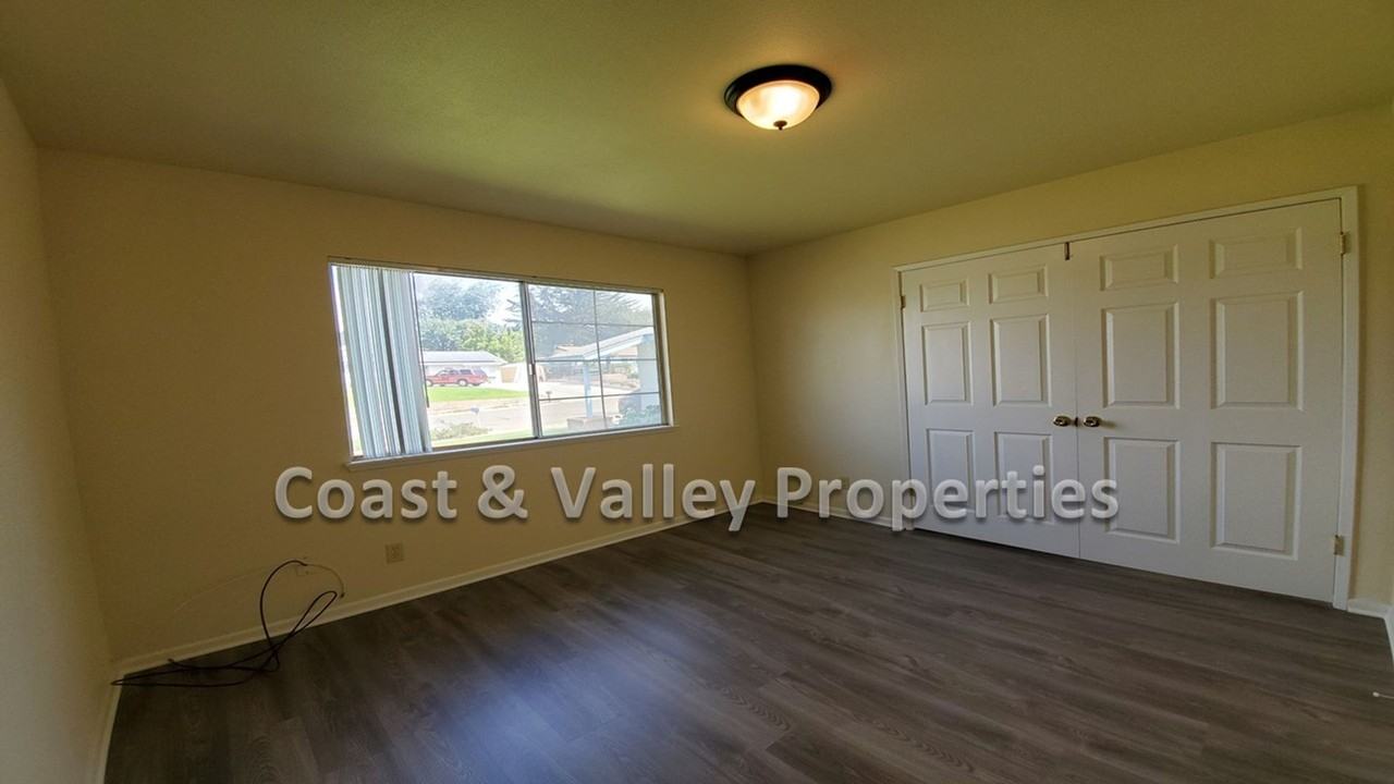 768 Glen Eagles Dr - Photo 6 of 12