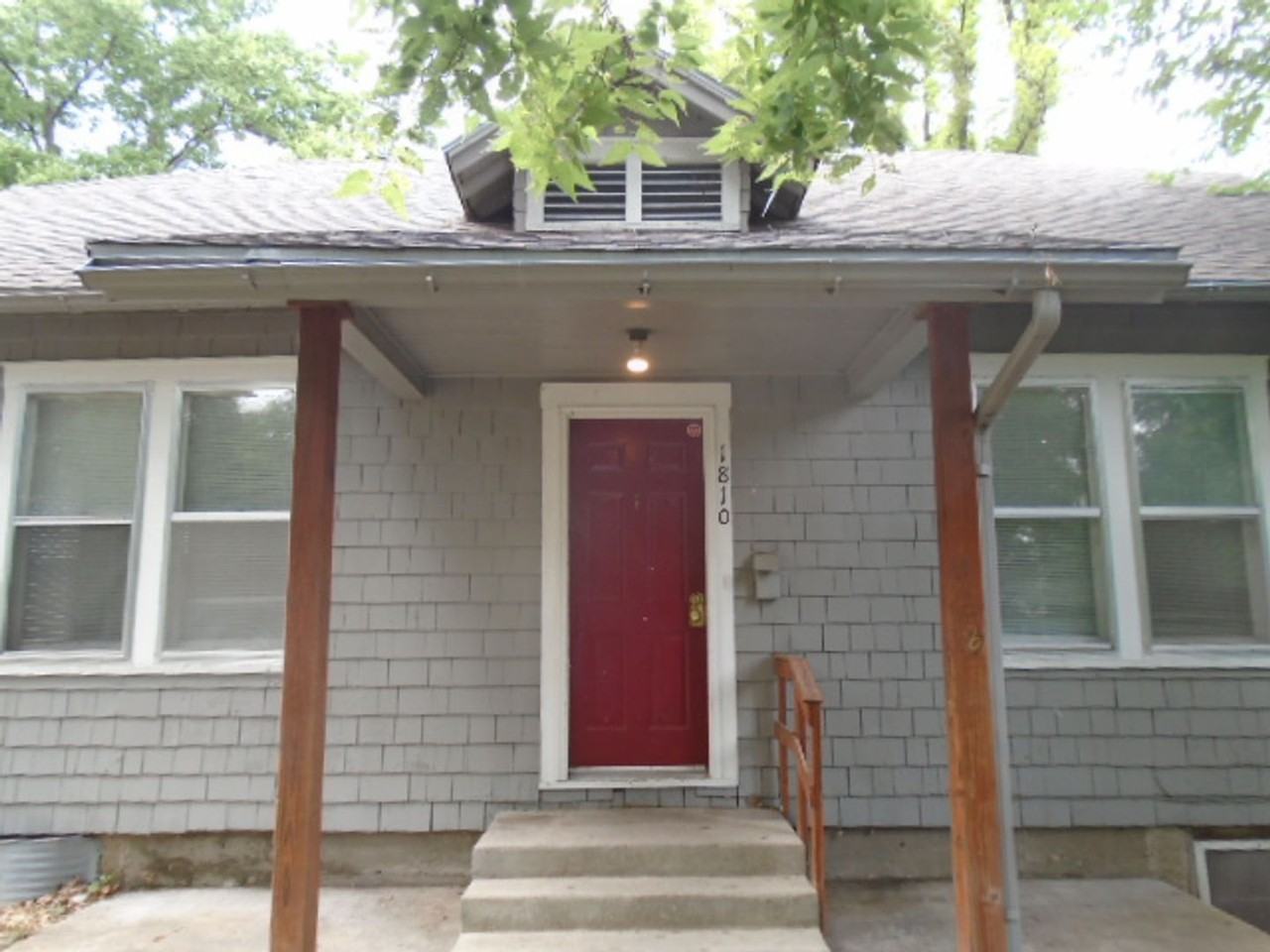 1810 Leavenworth St - Photo 3 of 19