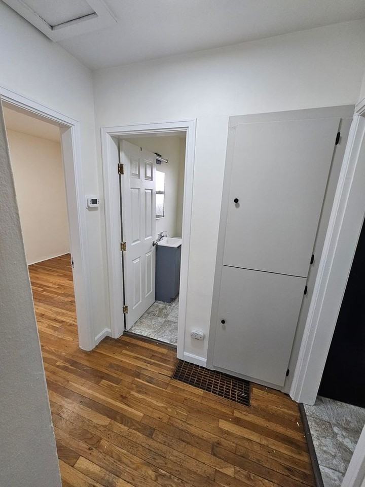 2215 W Idaho St - Photo 7 of 18