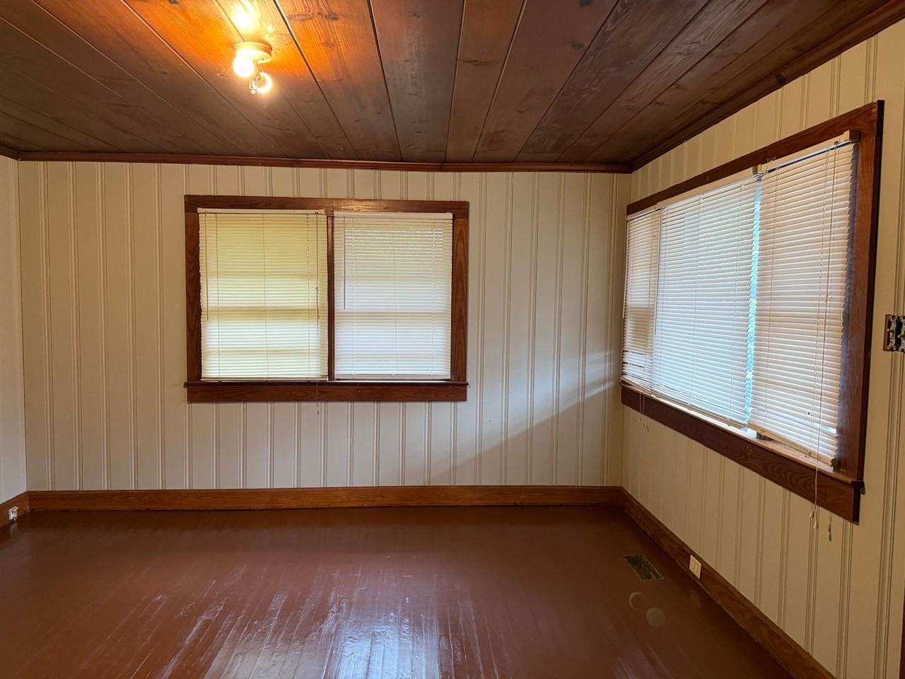 3611 Brevard St - Photo 4 of 11