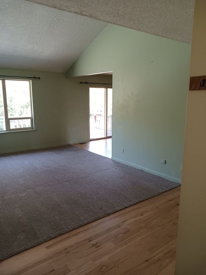 708 Highland Dr - Photo 3 of 46