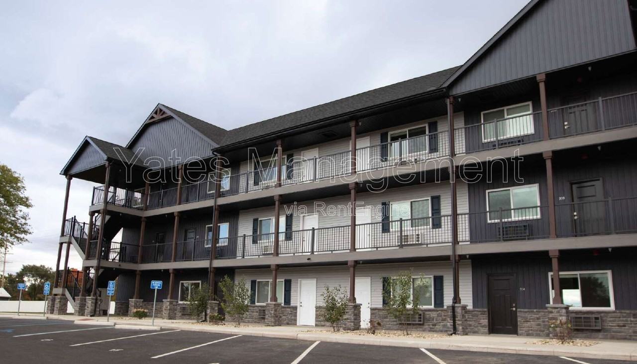 411 W Mcpherson Ave #104 - Photo 2 of 50