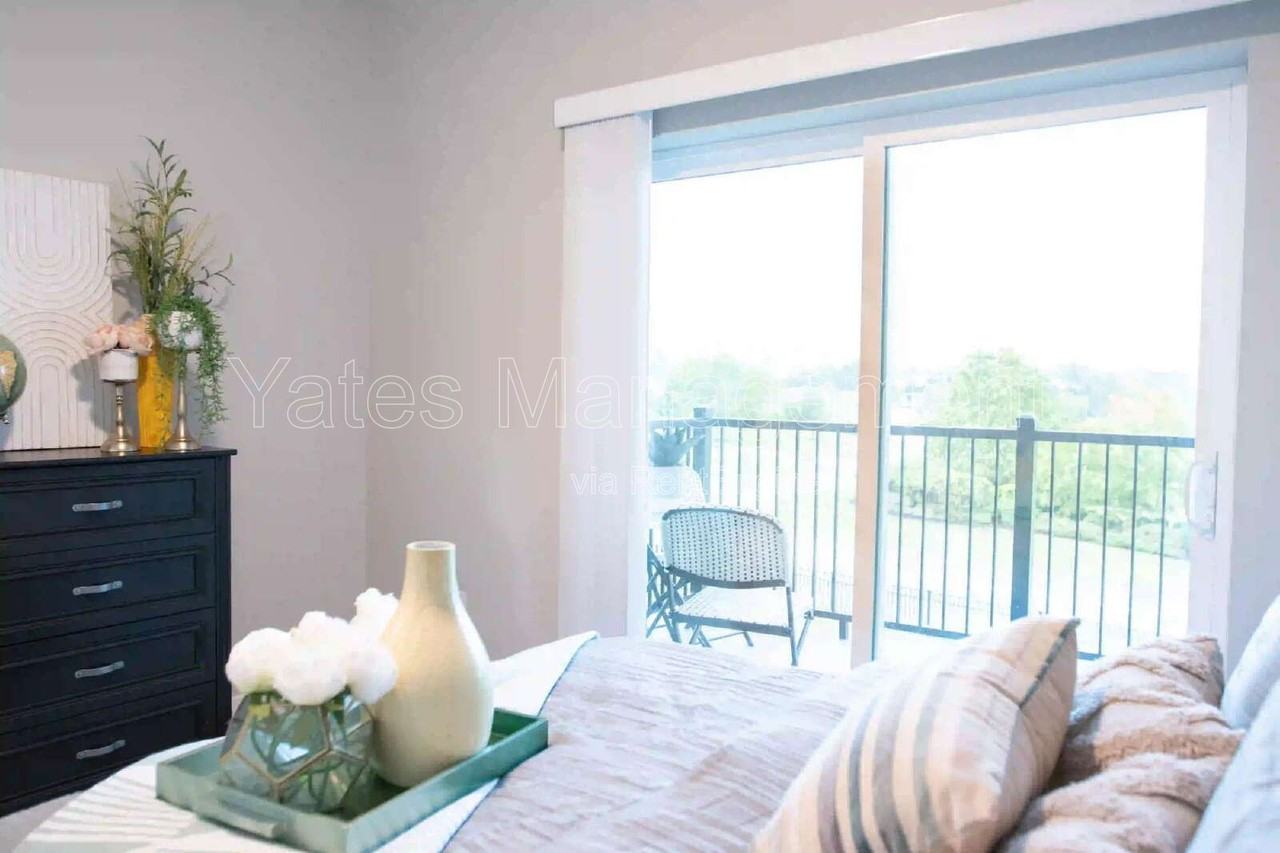 411 W Mcpherson Ave #104 - Photo 6 of 50