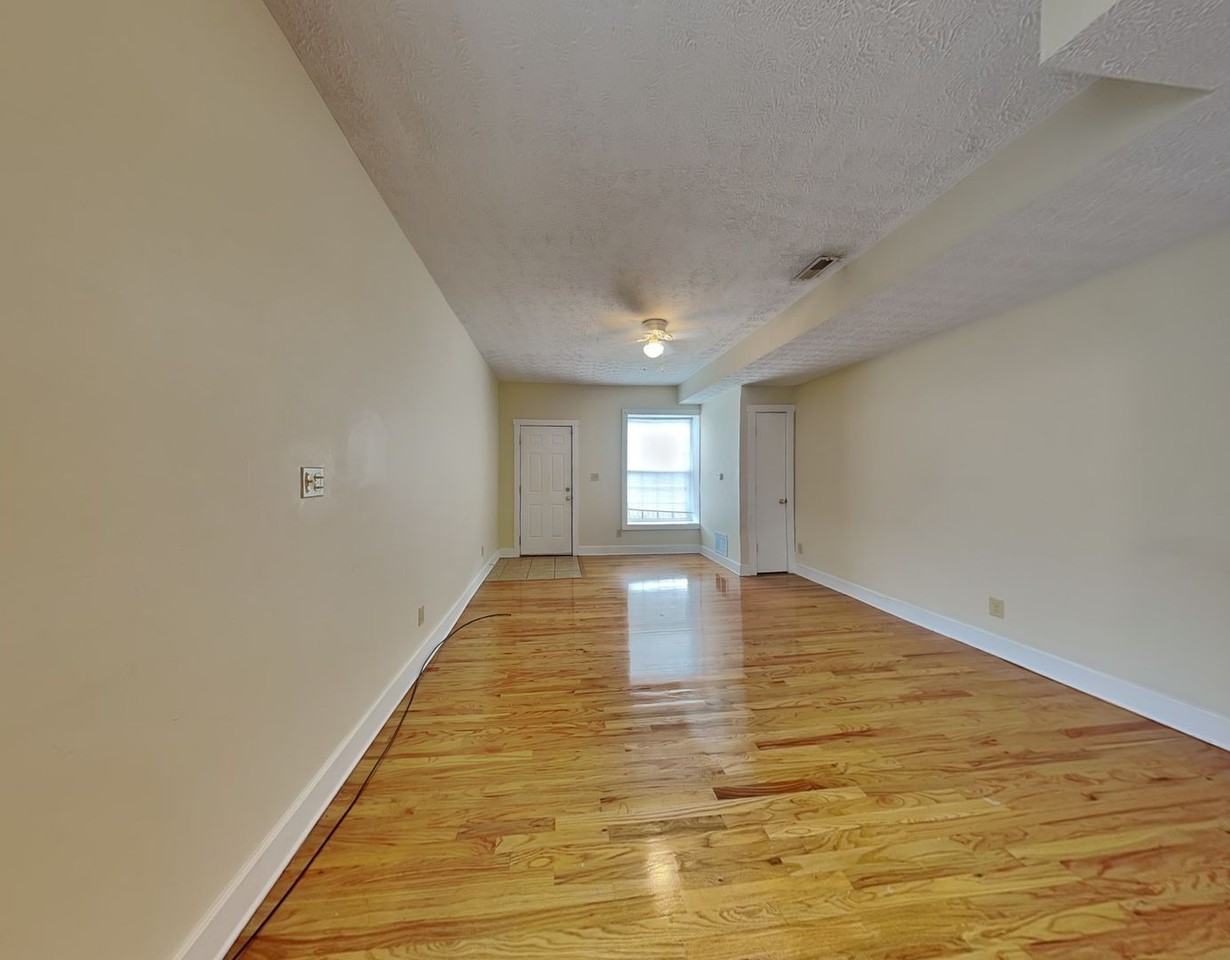 1393 Indianola Ave - Photo 3 of 15