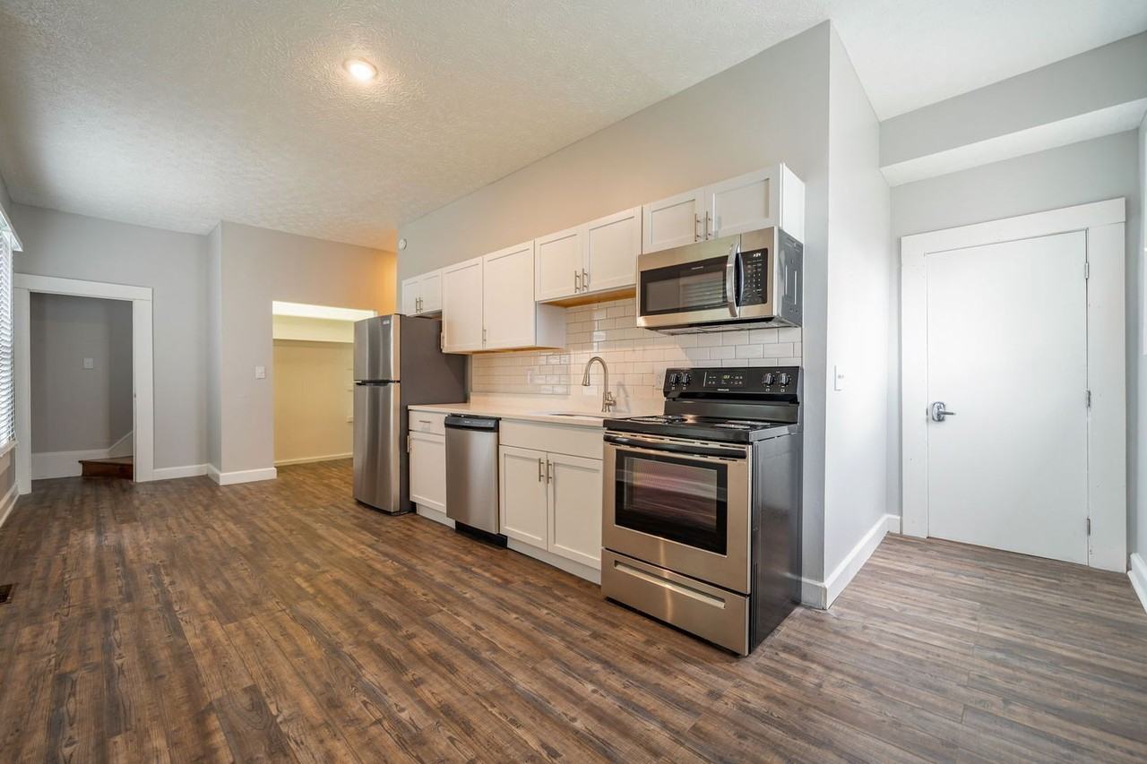 732 1/2 Neil Ave - Photo 3 of 15