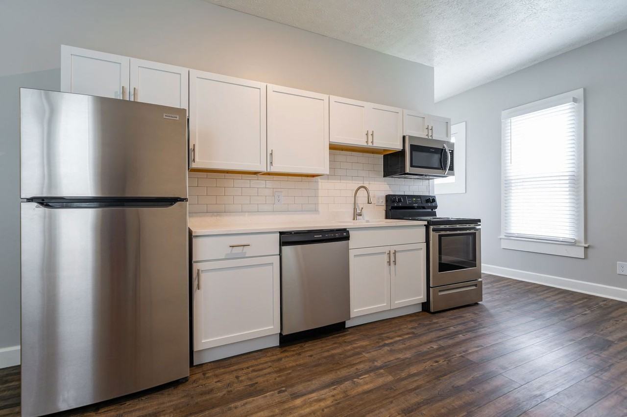 732 1/2 Neil Ave - Photo 4 of 15