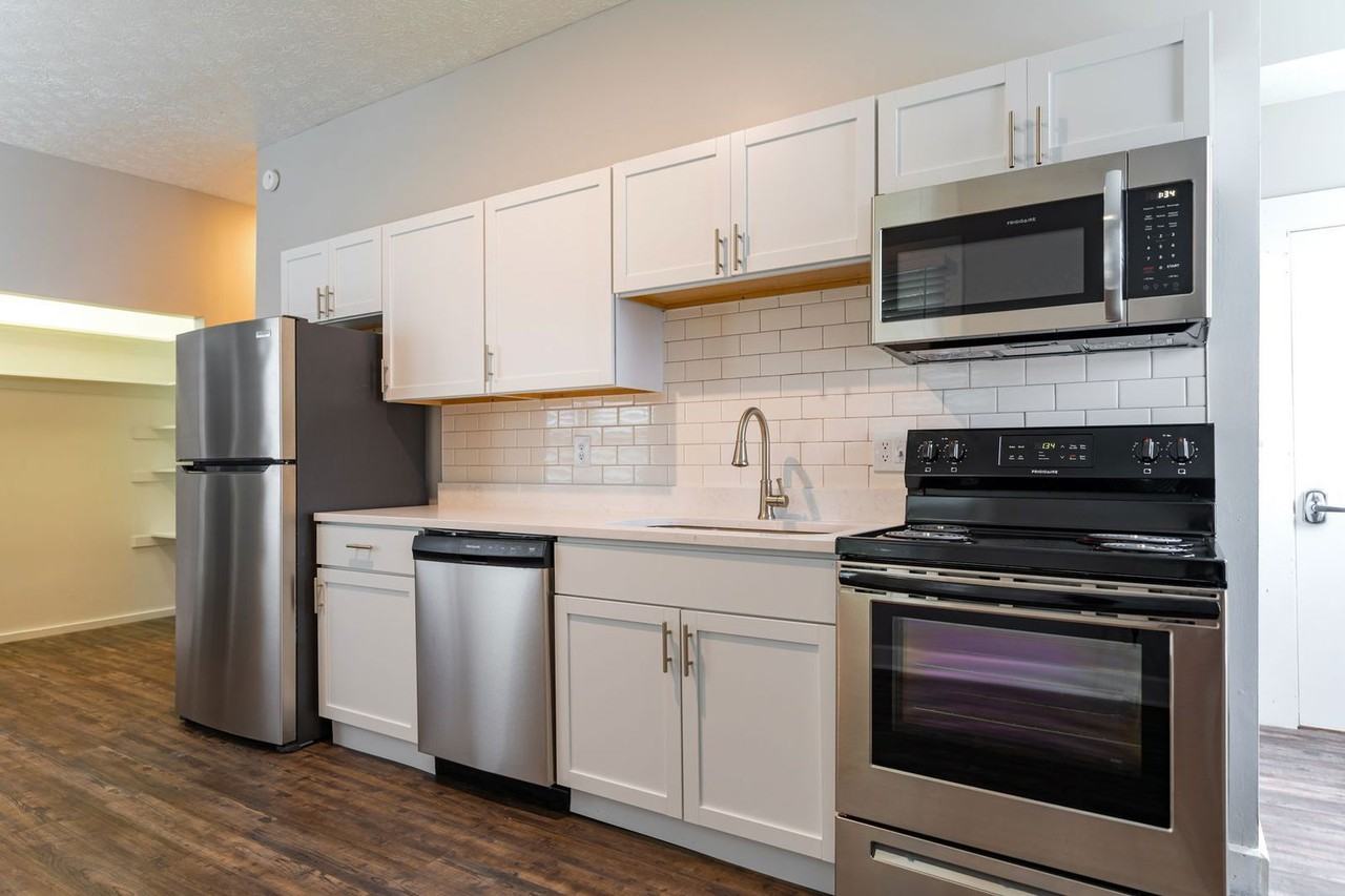 732 1/2 Neil Ave - Photo 2 of 15