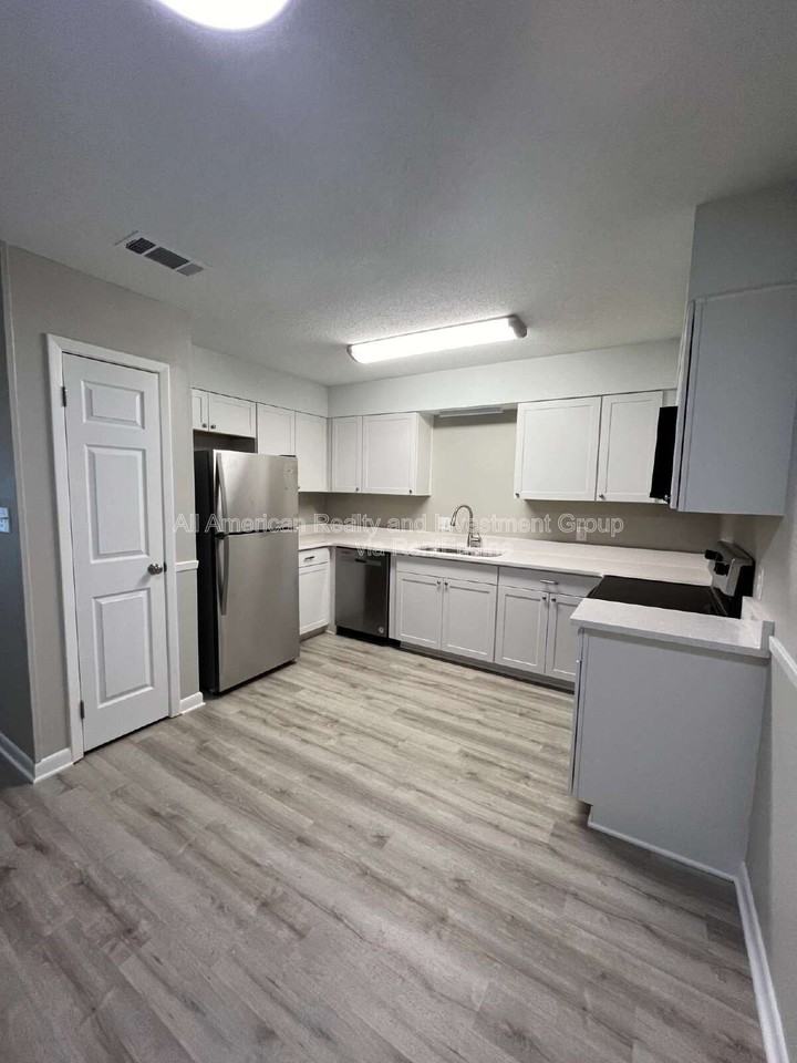 36 5th Ave - Photo 6 of 20