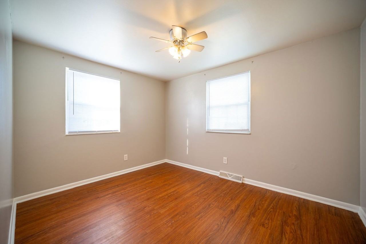 472 Elsmere St #C - Photo 5 of 10