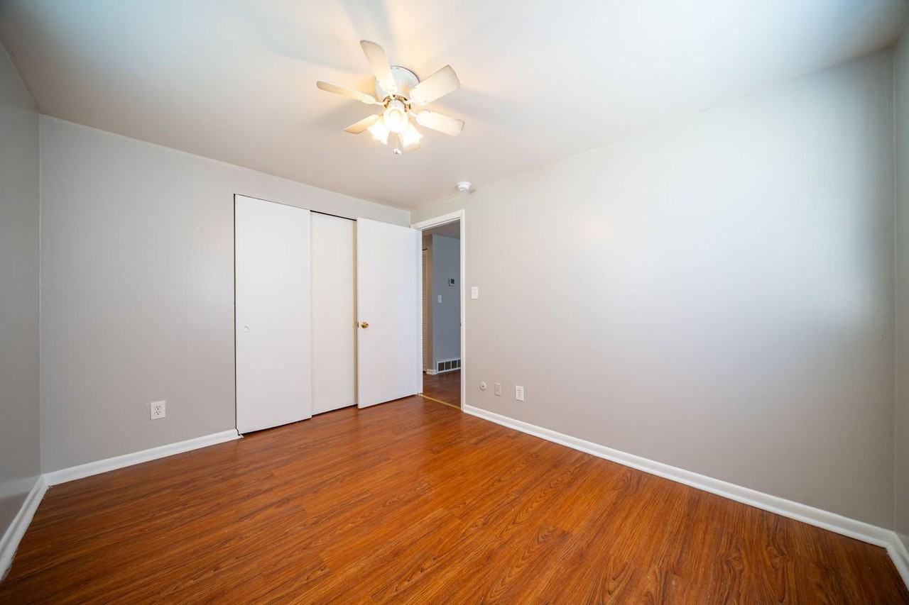 472 Elsmere St #C - Photo 6 of 10