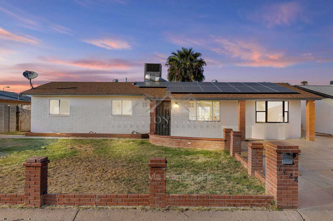 7428 E Carol Cir - Photo 2 of 39