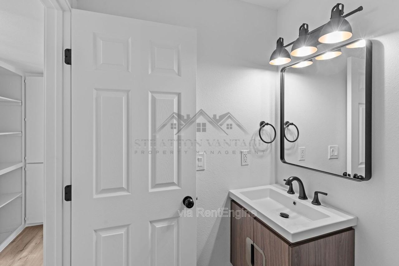 7428 E Carol Cir - Photo 5 of 39