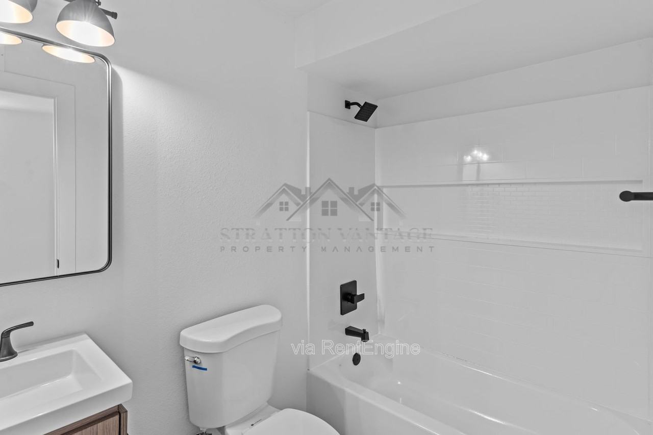 7428 E Carol Cir - Photo 6 of 39